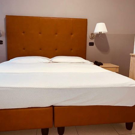 Flying Hotel San Maurizio Canavese Buitenkant foto