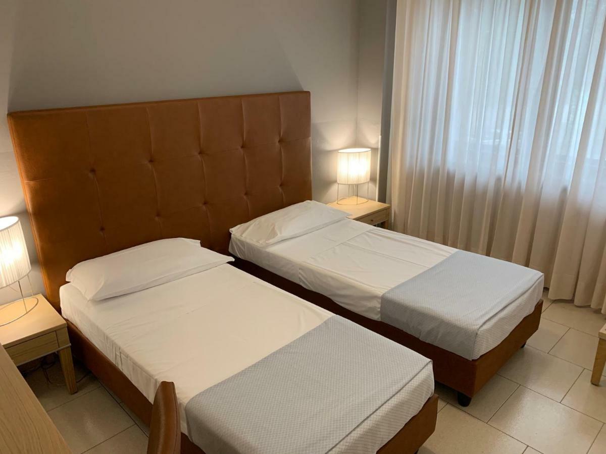 Flying Hotel San Maurizio Canavese Buitenkant foto